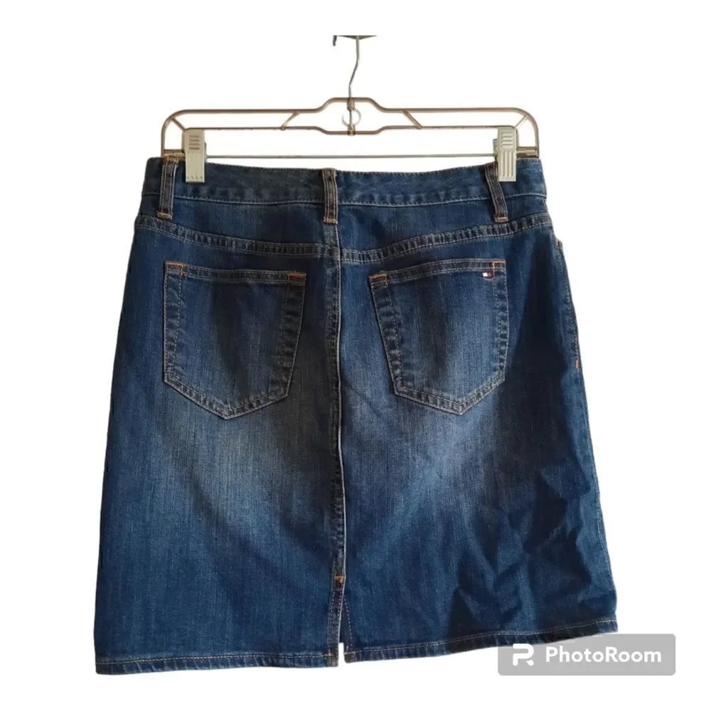 Tommy Hilfiger Knee Length Dask Wash Denim Skirt